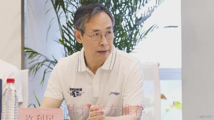 许利民公开指责曾凡博态度问题,岂不是自己的用人问题也非常大! 许利民公开指责曾凡博态度问题,岂不是自己的用人问题也非常大!